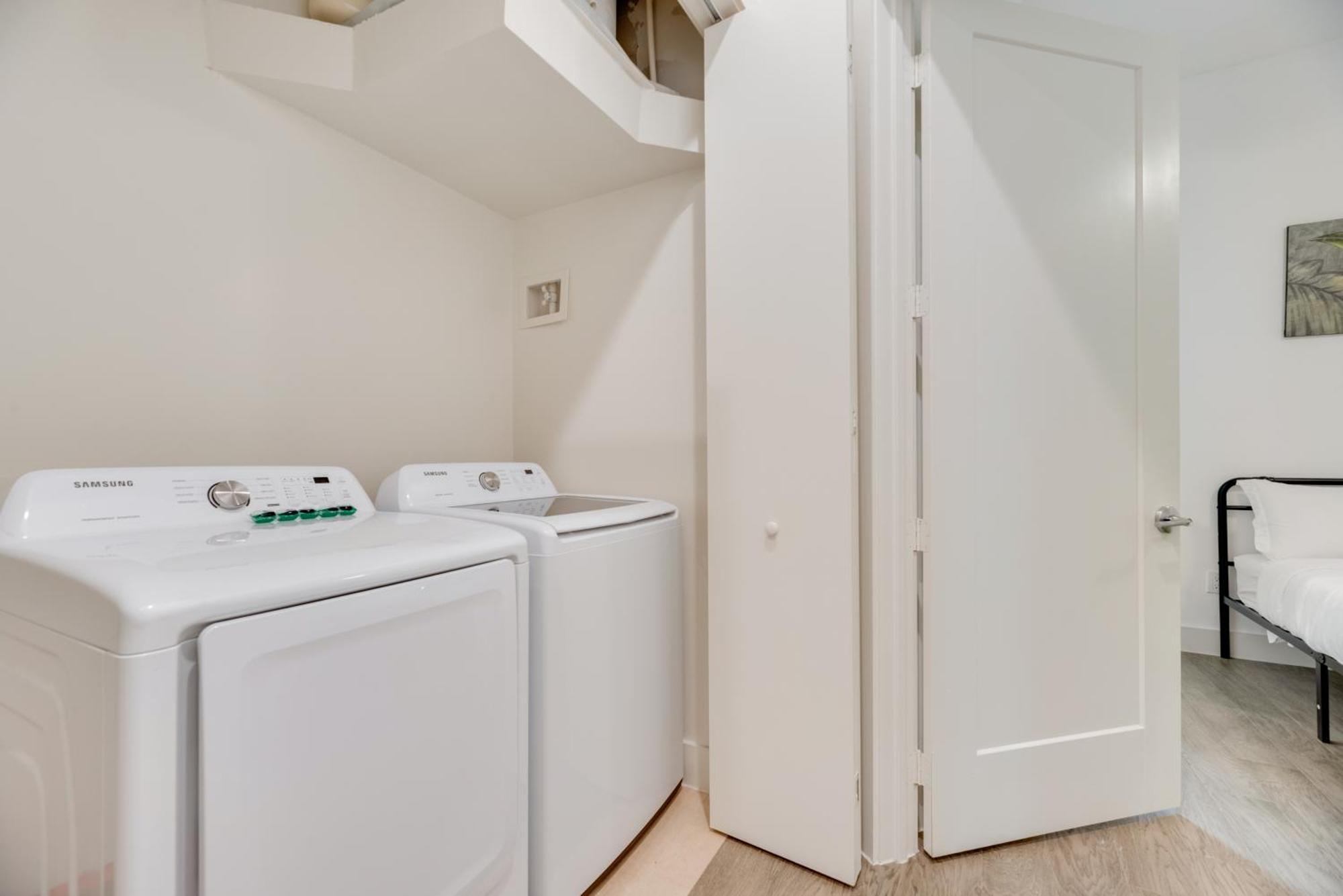 Snappy Loft Style 2Br I Gym I Parking I Workspace Dallas Exterior photo