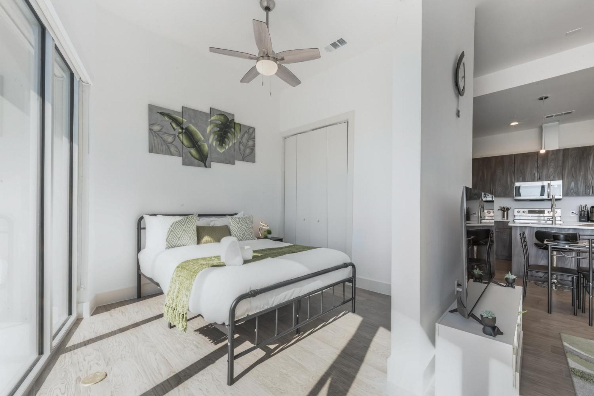 Snappy Loft Style 2Br I Gym I Parking I Workspace Dallas Exterior photo