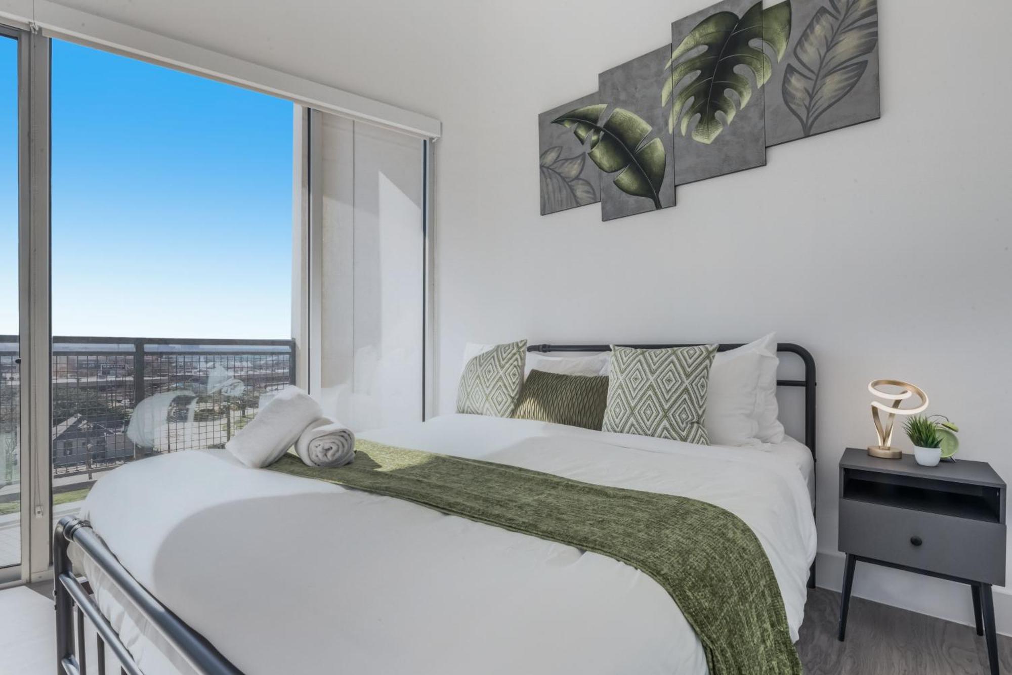 Snappy Loft Style 2Br I Gym I Parking I Workspace Dallas Exterior photo